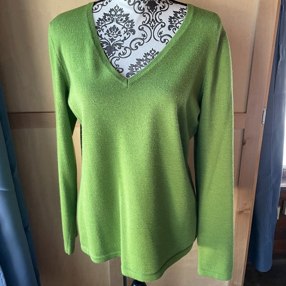 Ann Taylor Sweaters - Ann Taylor Merino-blend Green Sweater, Size L